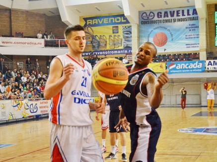 Trei jucători orădeni şi antrenorul Cristian Achim, implicaţi în gala baschetului masculin românesc
